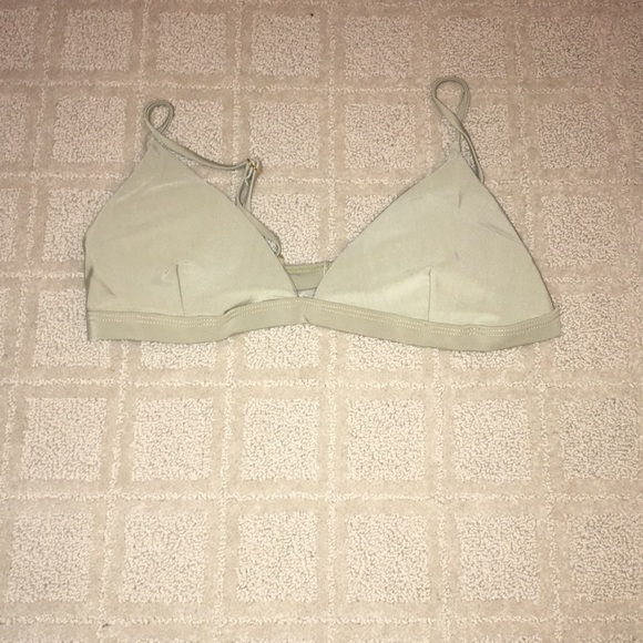 Bikini - Picture 3 of 5